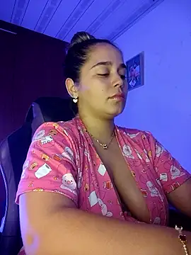 LaurenWelly  online show from May 21, 2026, 1:23 am