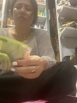 Snapshot of Cesywet chatting on February 26, 2025, 9:53 am Cesywet online show from February 26, 2025, 9:53 am