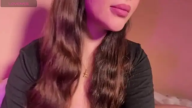 Elinatiranda online show from March 28, 2026, 1:27 am