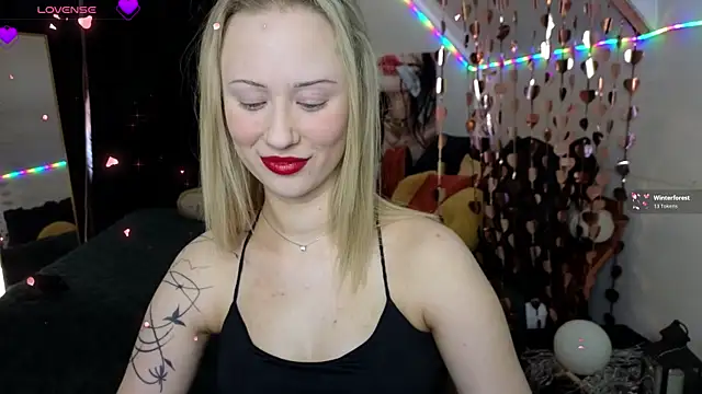 SashaBrooks online show from April 4, 2026, 1:41 pm