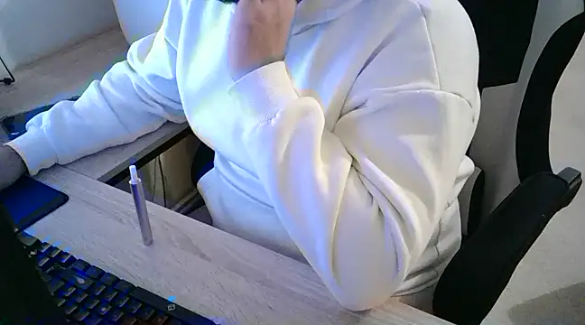 Snapshot of zebymasry chatting on December 29, 2024, 5:31 am zebymasry online show from December 29, 2024, 5:31 am