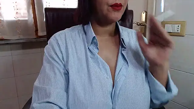 Foxlady2271 online show from March 22, 2026, 11:13 am