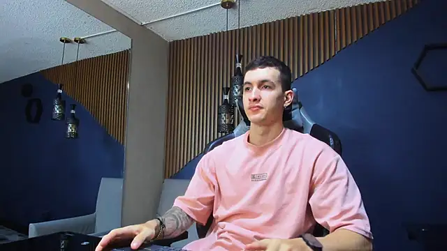 JacksonOlsenn online show from February 13, 2025, 2:20 pm