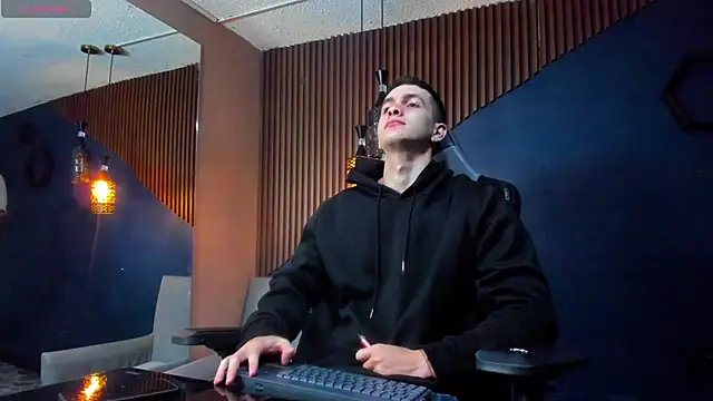 JacksonOlsenn online show from March 1, 2025, 11:50 am