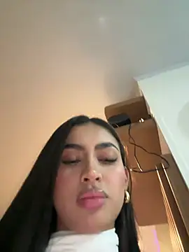 Snapshot of maddy_bronw_ chatting on May 19, 2026, 1:56 am maddy bronw online show from May 19, 2026, 1:56 am