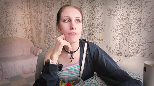 Snapshot of Mary0Lou chatting on July 11, 2026, 8:17 am Mary0Lou online show from July 11, 2026, 8:17 am
