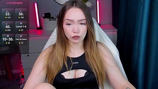 Snapshot of Evia_r0se chatting on October 3, 2025, 12:13 pm Evia r0se online show from October 3, 2025, 12:13 pm