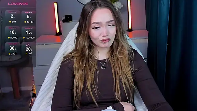 Snapshot of Evia_r0se chatting on October 11, 2025, 8:13 am Evia r0se online show from October 11, 2025, 8:13 am