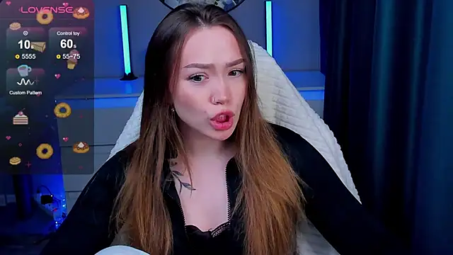 Snapshot of Evia_r0se chatting on January 17, 2026, 6:22 pm Evia r0se online show from January 17, 2026, 6:22 pm