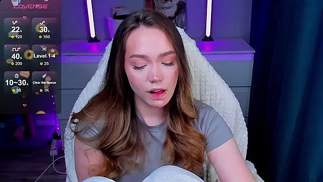 Snapshot of Evia_r0se chatting on February 20, 2026, 4:51 pm Evia r0se online show from February 20, 2026, 4:51 pm