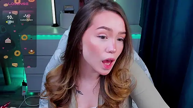 Snapshot of Evia_r0se chatting on February 25, 2026, 8:02 am Evia r0se online show from February 25, 2026, 8:02 am