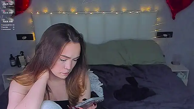 Snapshot of Evia_r0se chatting on February 26, 2026, 2:05 pm Evia r0se online show from February 26, 2026, 2:05 pm