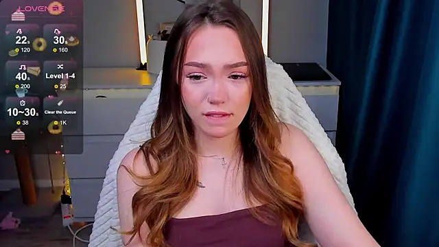 Snapshot of Evia_r0se chatting on March 9, 2026, 8:07 am Evia r0se online show from March 9, 2026, 8:07 am