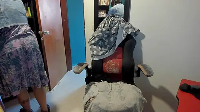 peanut tangerine online show from December 15, 2025, 9:08 pm