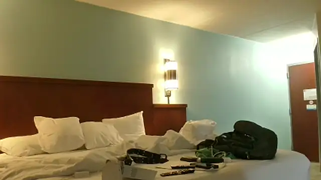 overaveragefreak4you online show from April 15, 2026, 6:48 pm