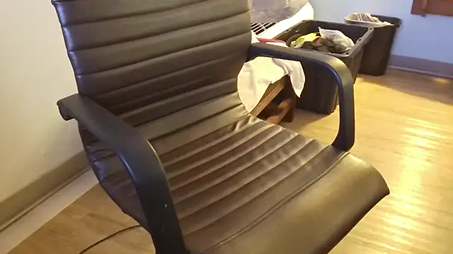 overaveragefreak4you online show from April 16, 2026, 5:30 am