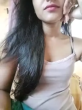 Snapshot of MISSQUEEN48 chatting on May 16, 2026, 6:21 am MISSQUEEN48 online show from May 16, 2026, 6:21 am