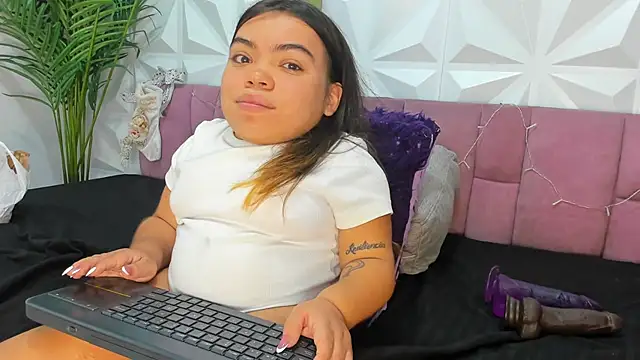 Michelle Brooks online show from December 26, 2024, 1:21 pm