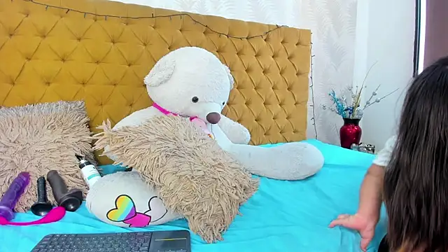 Michelle Brooks online show from January 13, 2025, 7:21 pm