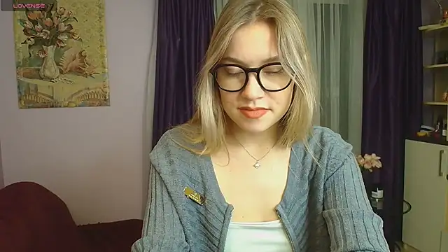 Snapshot of TaylorBre chatting on December 11, 2024, 3:15 pm TaylorBre online show from December 11, 2024, 3:15 pm