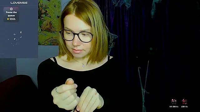 Snapshot of TaylorBre chatting on November 9, 2025, 6:44 am TaylorBre online show from November 9, 2025, 6:44 am