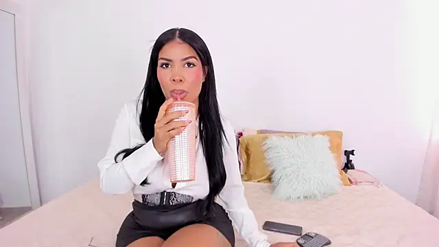 Snapshot of NickyBrown_ chatting on February 8, 2025, 1:44 pm NickyBrown  online show from February 8, 2025, 1:44 pm