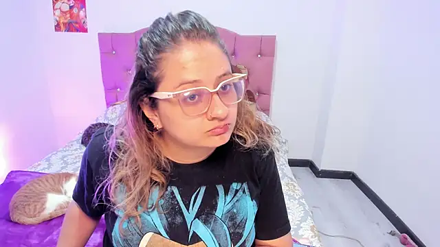 AnnieBigBoobs online show from November 20, 2025, 9:14 pm