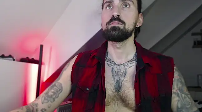 MateoHunk online show from December 17, 2024, 7:48 pm