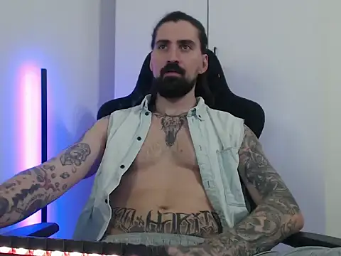 Snapshot of MateoHunk chatting on March 19, 2026, 6:23 pm MateoHunk online show from March 19, 2026, 6:23 pm