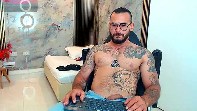 Snapshot of hanz_col chatting on February 9, 2025, 3:22 am hanz col online show from February 9, 2025, 3:22 am