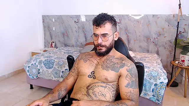 hanz col online show from November 24, 2025, 2:06 pm