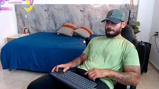 hanz col online show from December 17, 2025, 1:55 am