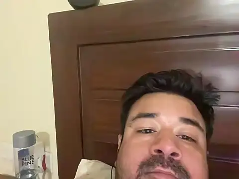 coolboy6566 online show from February 11, 2026, 7:08 pm