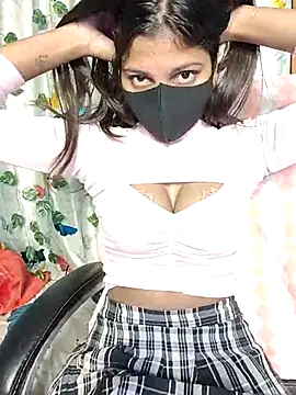 Reena Singh53 online show from February 28, 2025, 3:15 pm