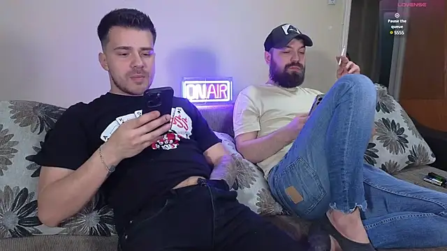 Snapshot of JohnnyStepBro chatting on December 10, 2024, 5:55 pm JohnnyStepBro online show from December 10, 2024, 5:55 pm