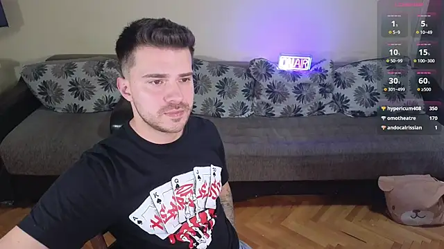 Snapshot of JohnnyStepBro chatting on December 11, 2024, 11:32 pm JohnnyStepBro online show from December 11, 2024, 11:32 pm