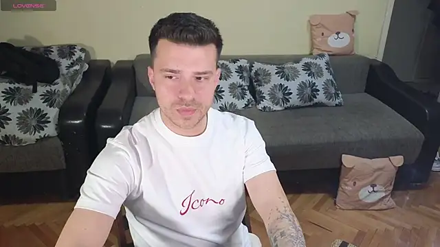 Snapshot of JohnnyStepBro chatting on March 20, 2025, 8:08 pm JohnnyStepBro online show from March 20, 2025, 8:08 pm