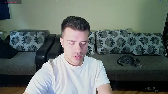 Snapshot of JohnnyStepBro chatting on September 17, 2025, 9:44 am JohnnyStepBro online show from September 17, 2025, 9:44 am