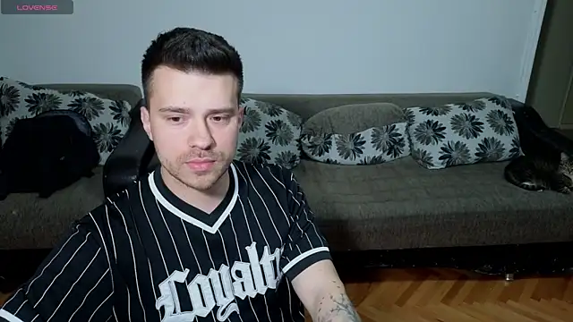 JohnnyStepBro online show from April 21, 2026, 10:34 pm