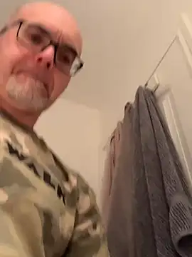 Snapshot of MaxVain chatting on February 2, 2025, 3:43 am MaxVain online show from February 2, 2025, 3:43 am