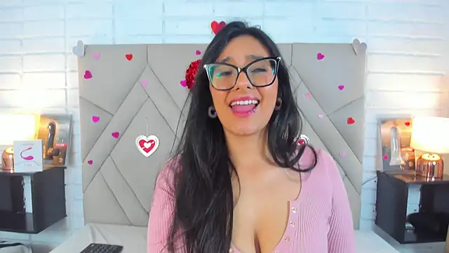 Isis Osman online show from February 23, 2025, 12:51 am