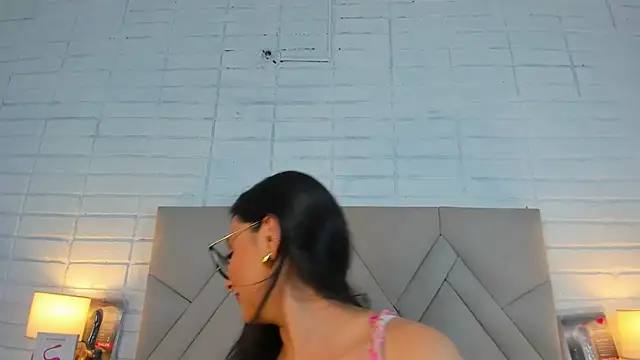 Isis Osman online show from March 14, 2025, 1:16 am