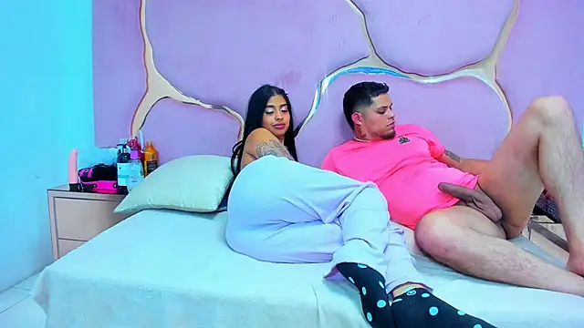 Snapshot of MelissaAndZeuss chatting on December 23, 2024, 6:44 am MelissaAndZeuss online show from December 23, 2024, 6:44 am