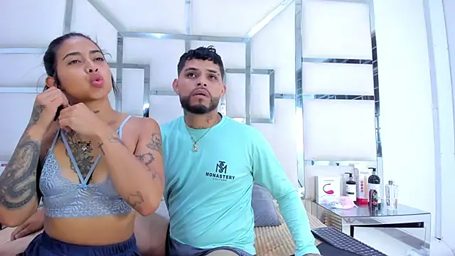 Snapshot of MelissaAndZeuss chatting on October 8, 2025, 6:11 am MelissaAndZeuss online show from October 8, 2025, 6:11 am