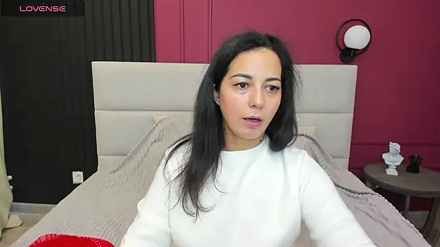 Snapshot of Linda_Insatiable chatting on October 2, 2025, 1:34 am Linda Insatiable online show from October 2, 2025, 1:34 am