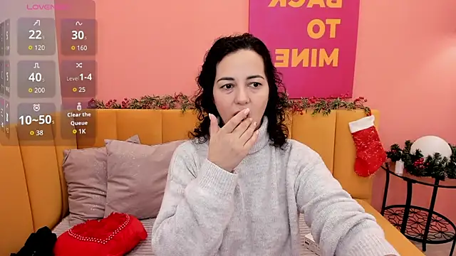 Snapshot of Linda_Insatiable chatting on December 4, 2025, 1:48 am Linda Insatiable online show from December 4, 2025, 1:48 am