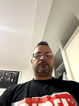 Snapshot of party2025 chatting on October 9, 2025, 1:14 am party2025 online show from October 9, 2025, 1:14 am