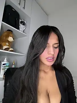 Dulceeany online show from February 5, 2025, 11:50 pm