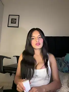 Dulceeany online show from July 14, 2026, 1:52 am