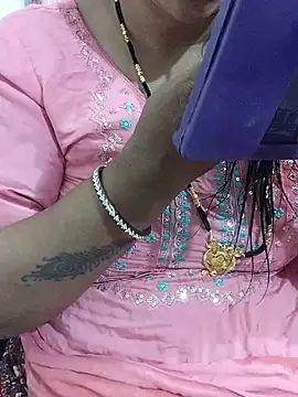 Snapshot of Urmila_bhabhii chatting on April 29, 2026, 3:21 am Urmila bhabhii online show from April 29, 2026, 3:21 am
